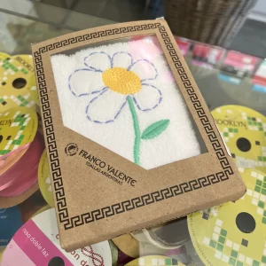 Toalla de visita bordada Flor